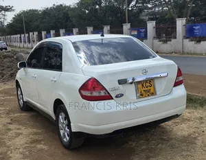 Nissan Tiida 2011 Off white