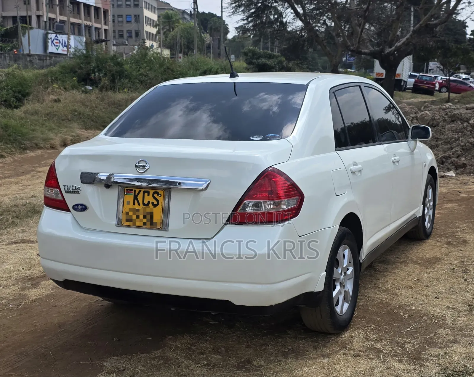 Nissan Tiida 2011 Off white