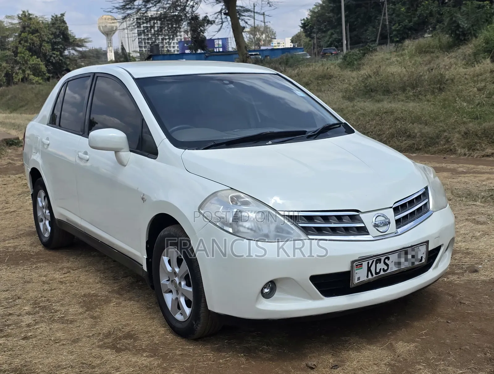 Nissan Tiida 2011 Off white