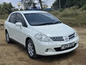 Nissan Tiida 2011 Off white