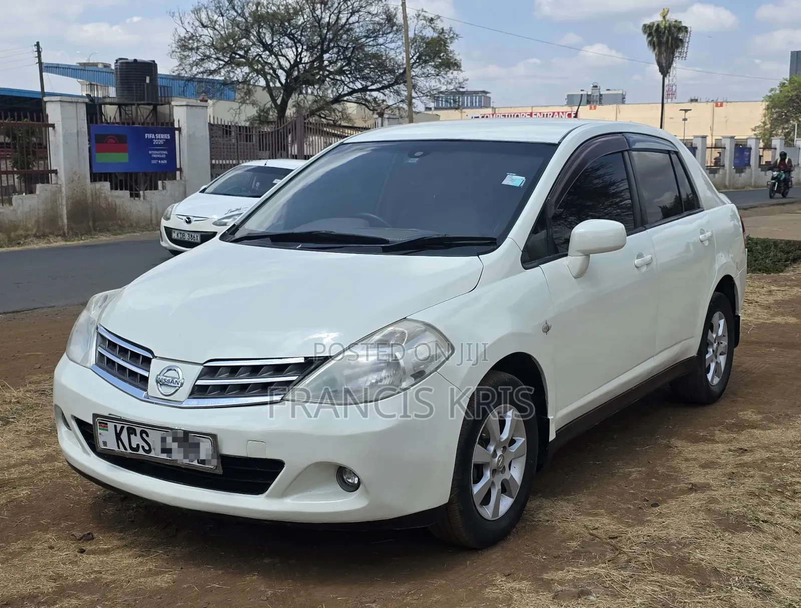 Nissan Tiida 2011 Off white