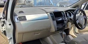 Nissan Tiida 2011 Off white