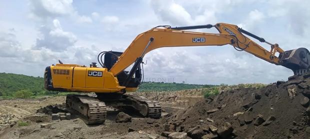 Excavators - thumbnail 11