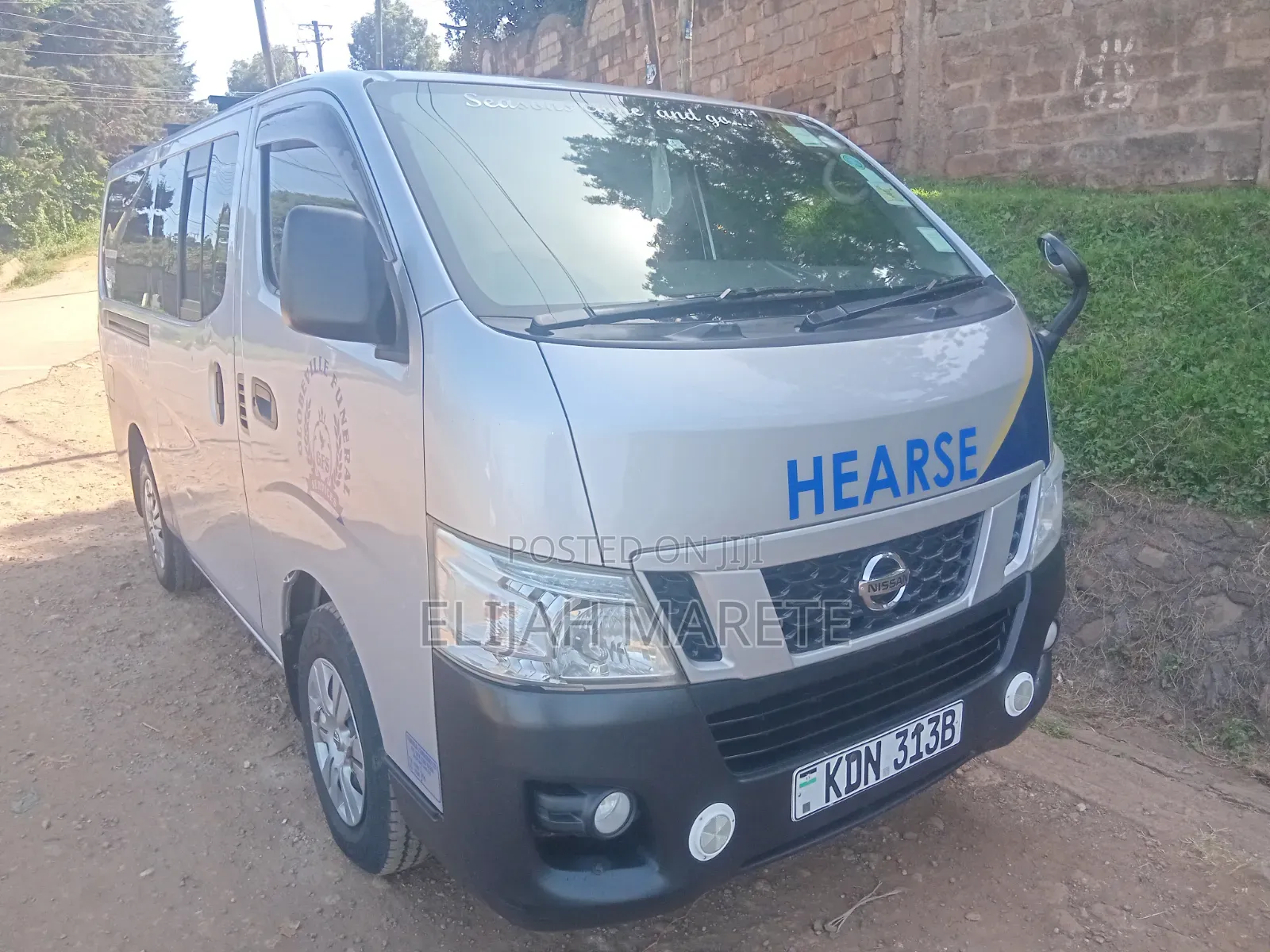 Nissan Caravan (Urvan) 2017 Silver