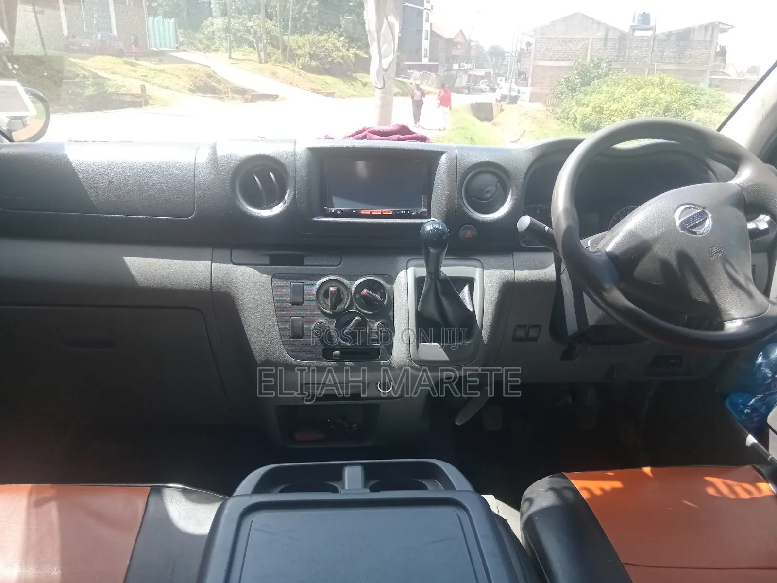 Nissan Caravan (Urvan) 2017 Silver