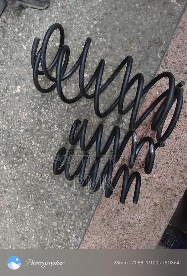 Toyota Avensis Springs - thumbnail 2