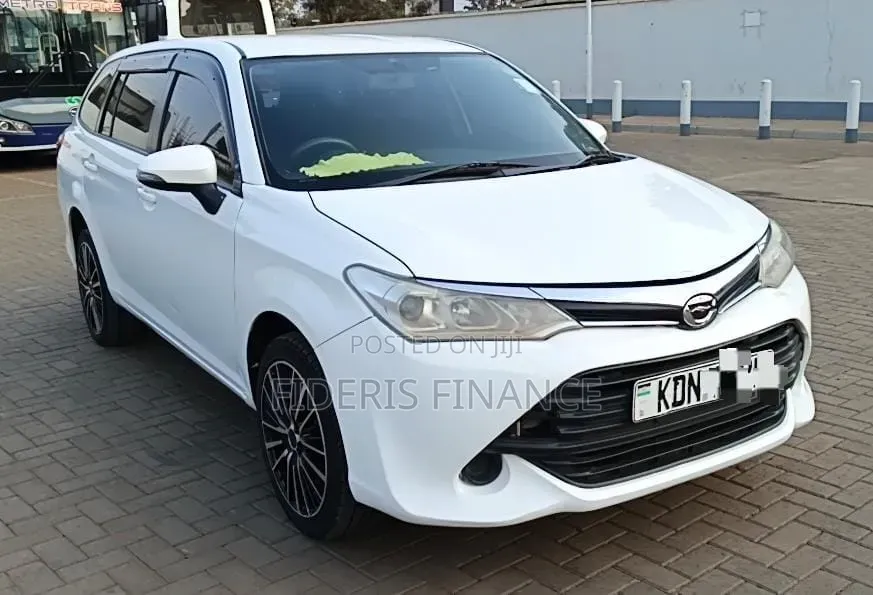 Toyota Corolla Fielder 2017 White