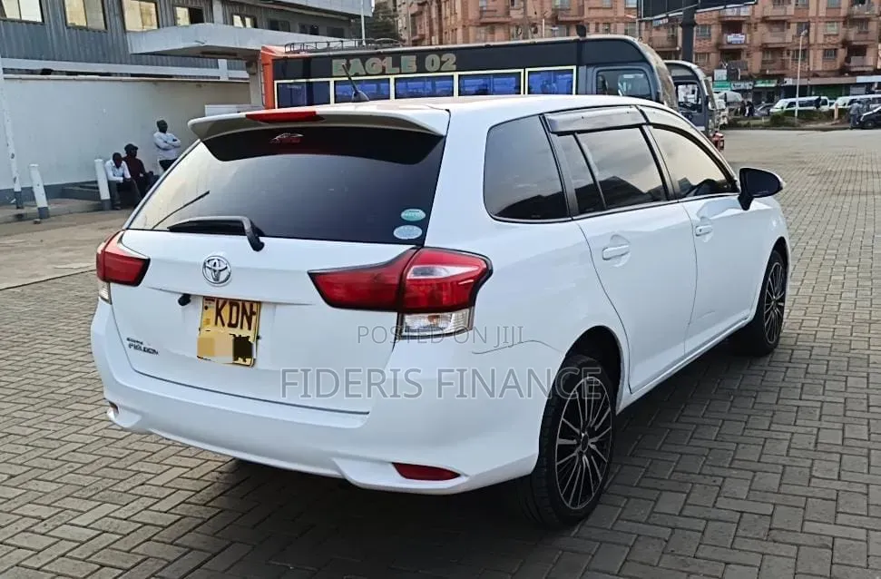 Toyota Corolla Fielder 2017 White