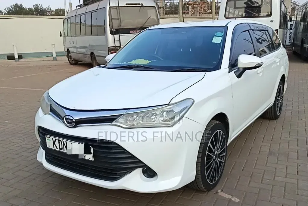 Toyota Corolla Fielder 2017 White