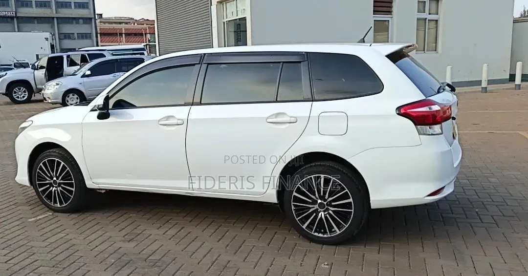 Toyota Corolla Fielder 2017 White