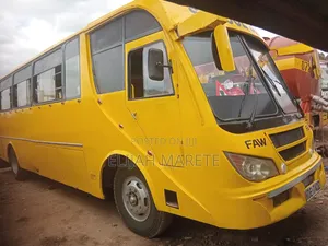Bus 2002 Green