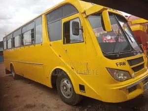 Bus 2002 Green