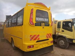 Bus 2002 Green