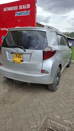 Toyota Ractis 2014 Silver