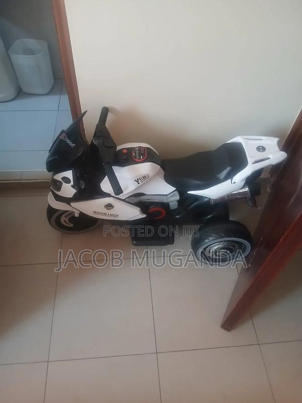 Kids' Electric Racing Motorcycle - thumbnail 2