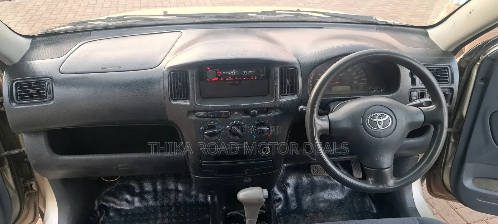 Toyota Probox 2005 Gold