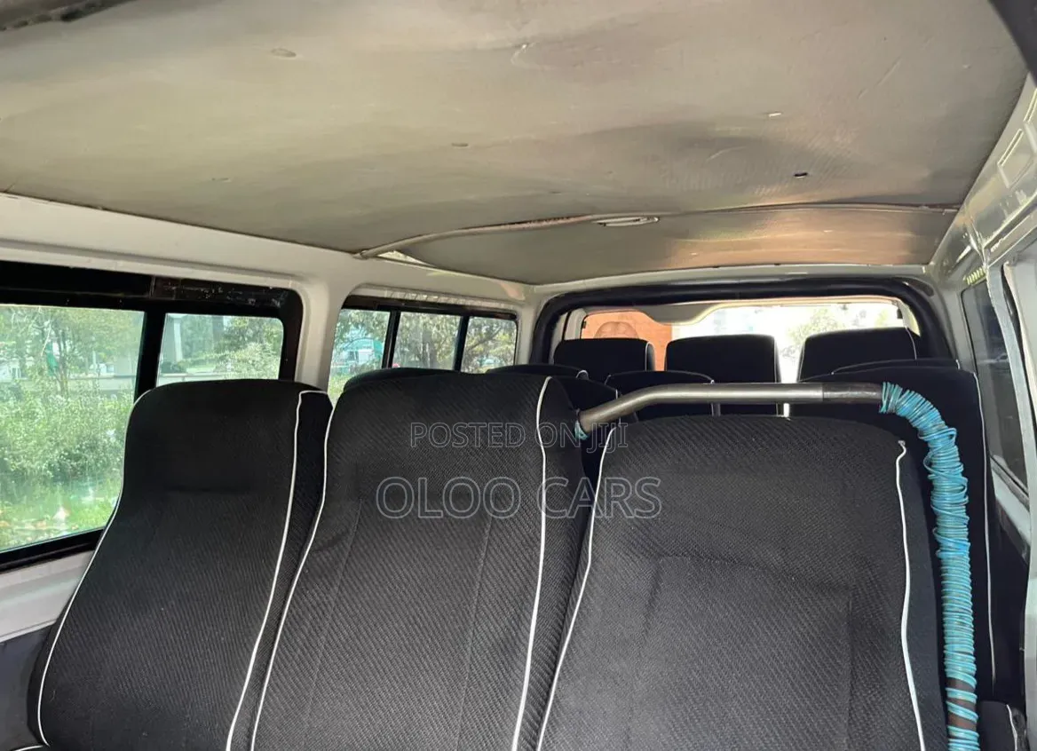 Toyota HiAce 2014 White