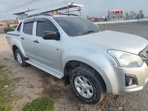New Isuzu D-MAX 2023 Silver