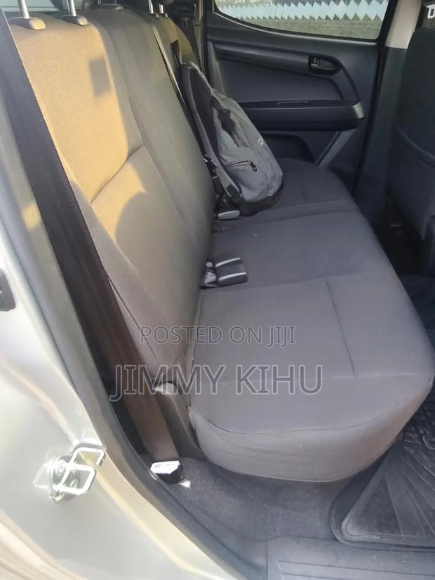 New Isuzu D-MAX 2023 Silver - thumbnail 5