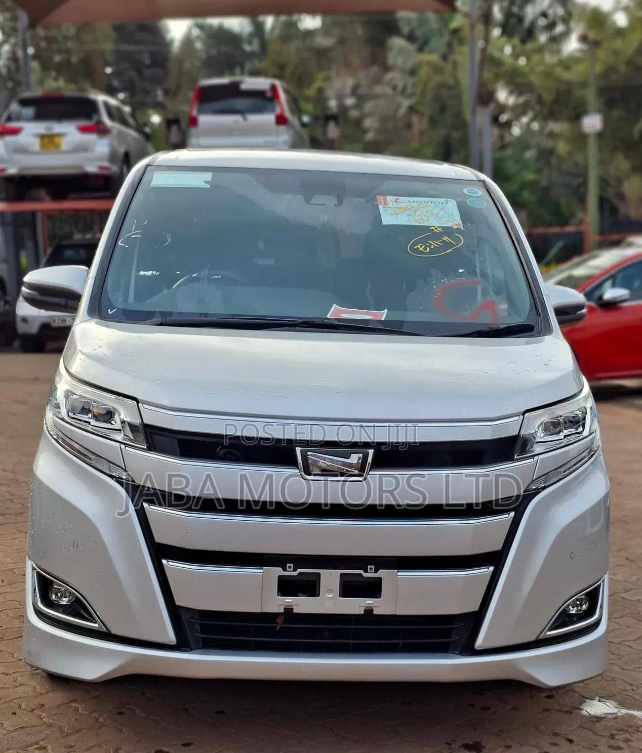 Toyota Noah 2019 Silver