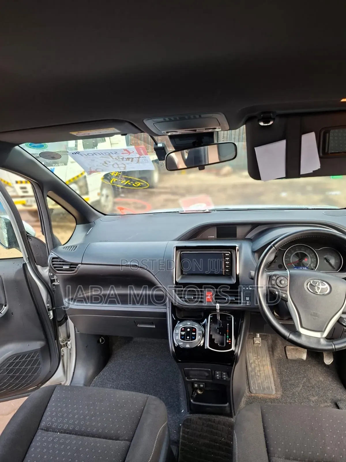 Toyota Noah 2019 Silver