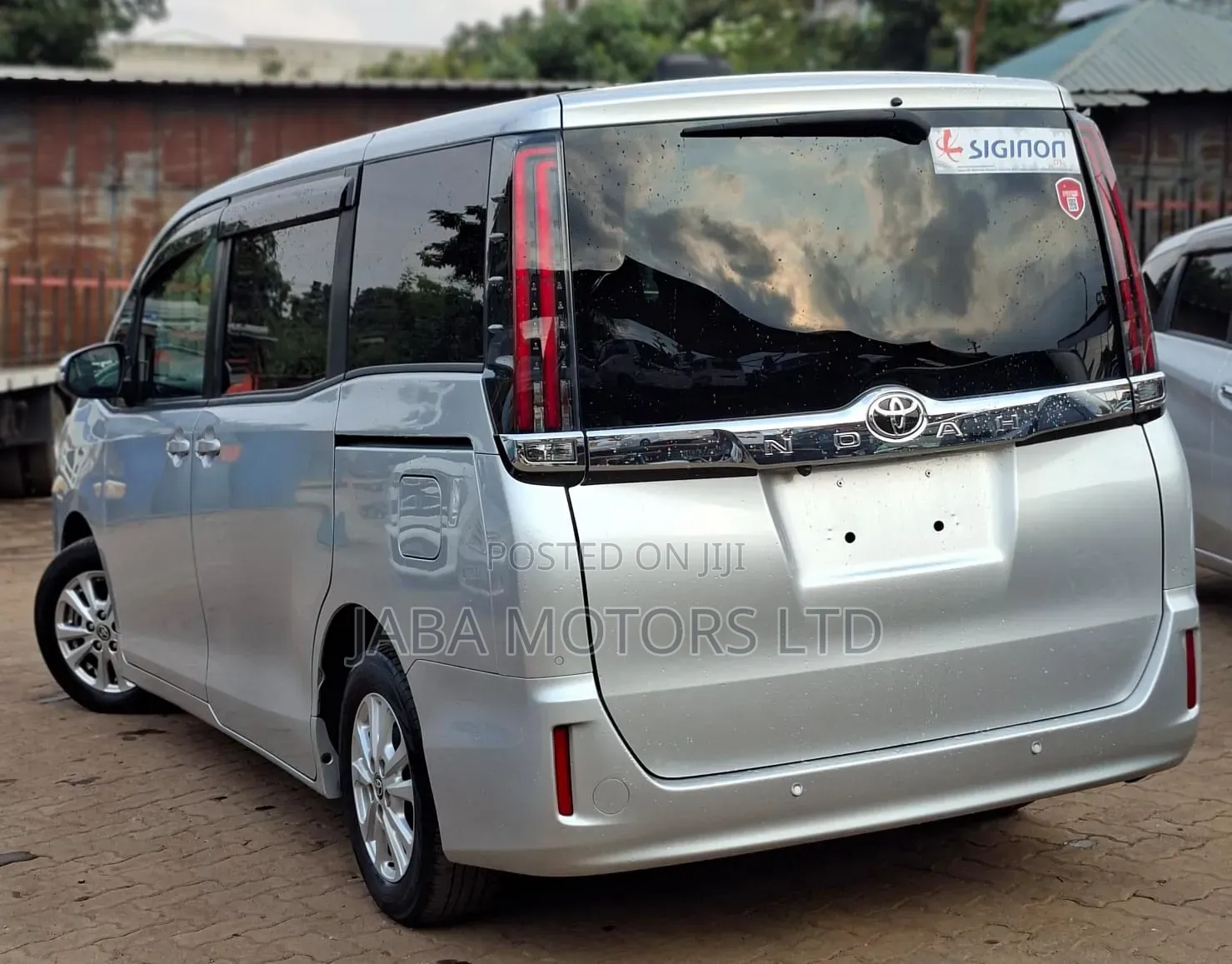 Toyota Noah 2019 Silver