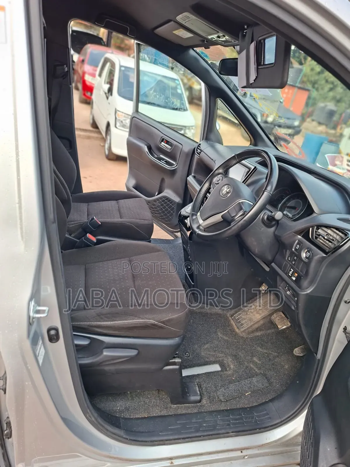 Toyota Noah 2019 Silver