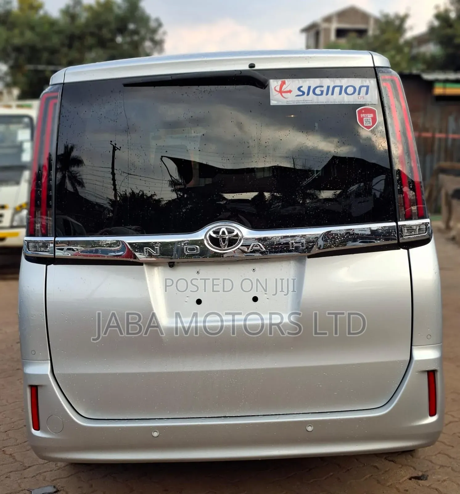 Toyota Noah 2019 Silver