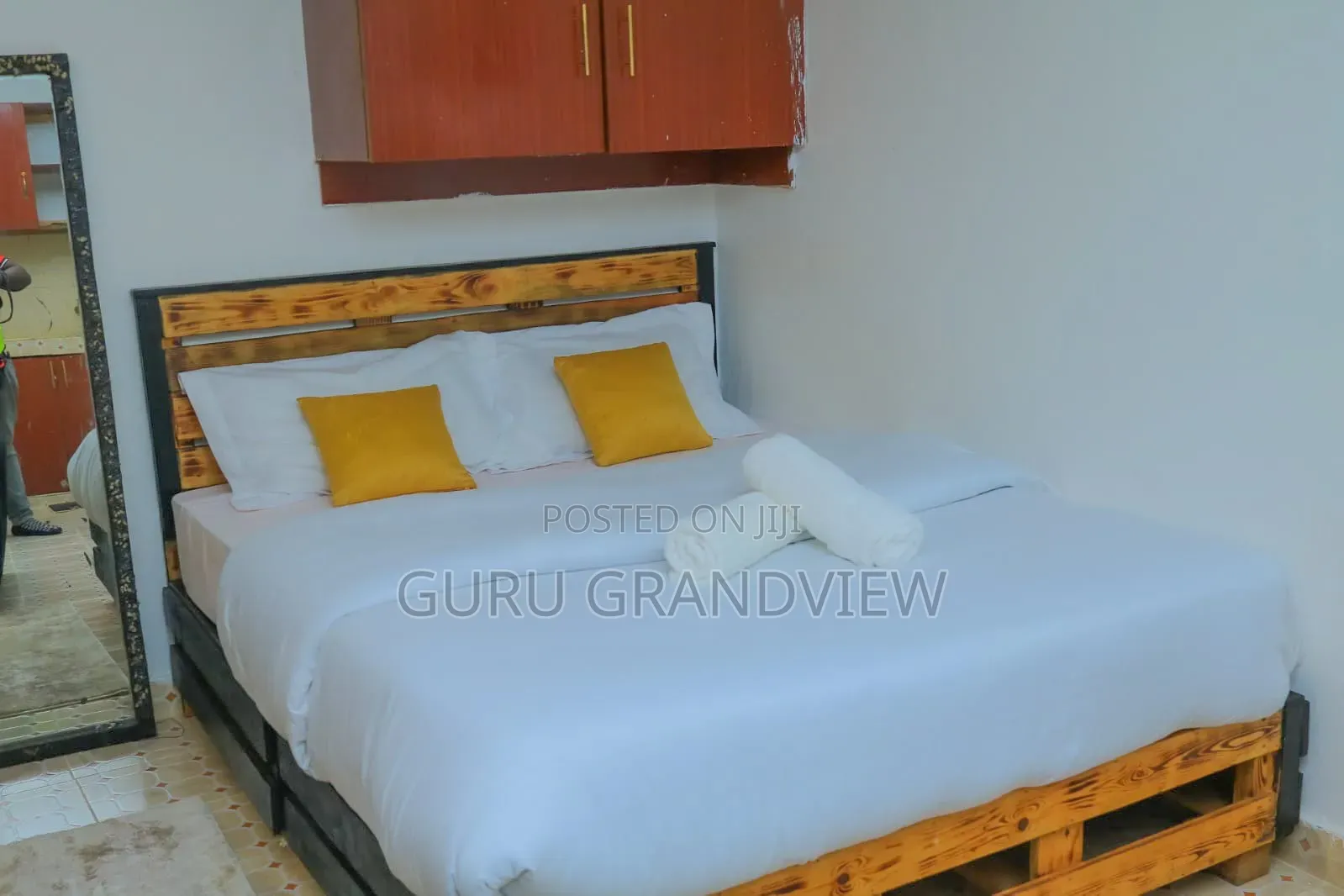 Donholm Studio Airbnb