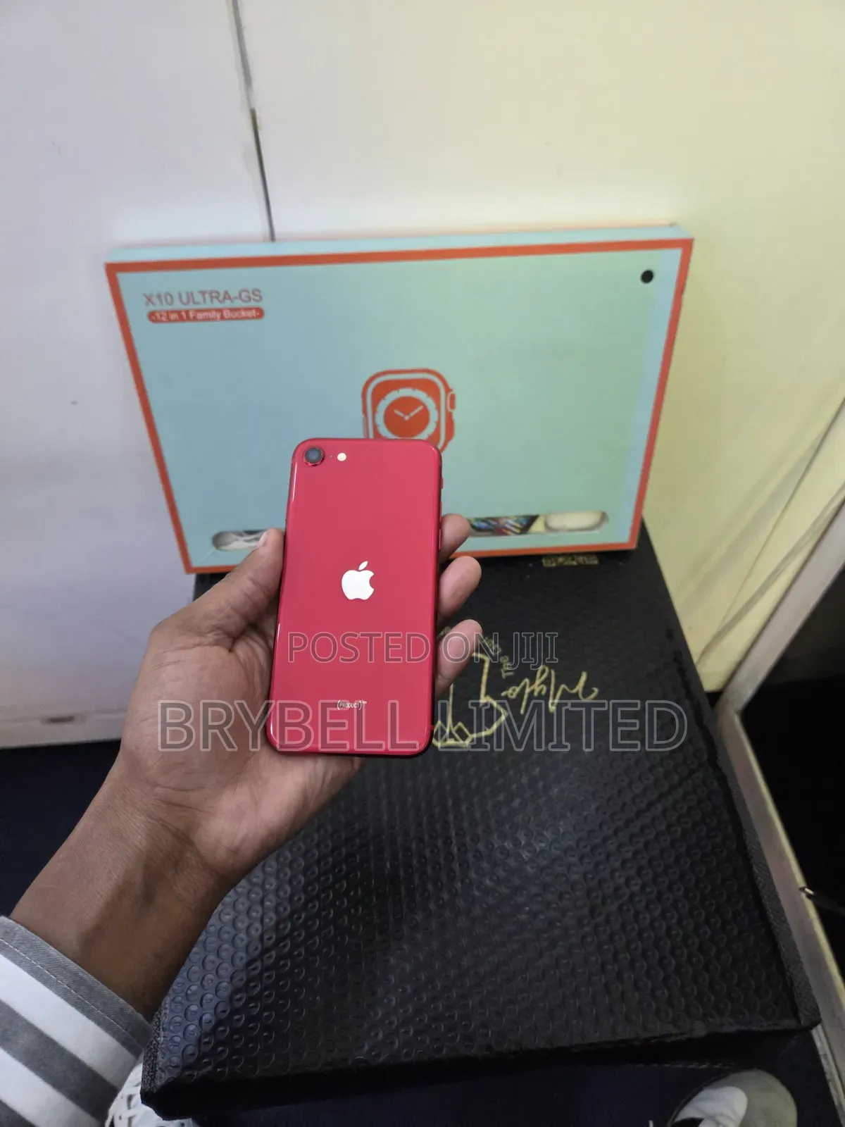 Apple iPhone SE 64 GB Red