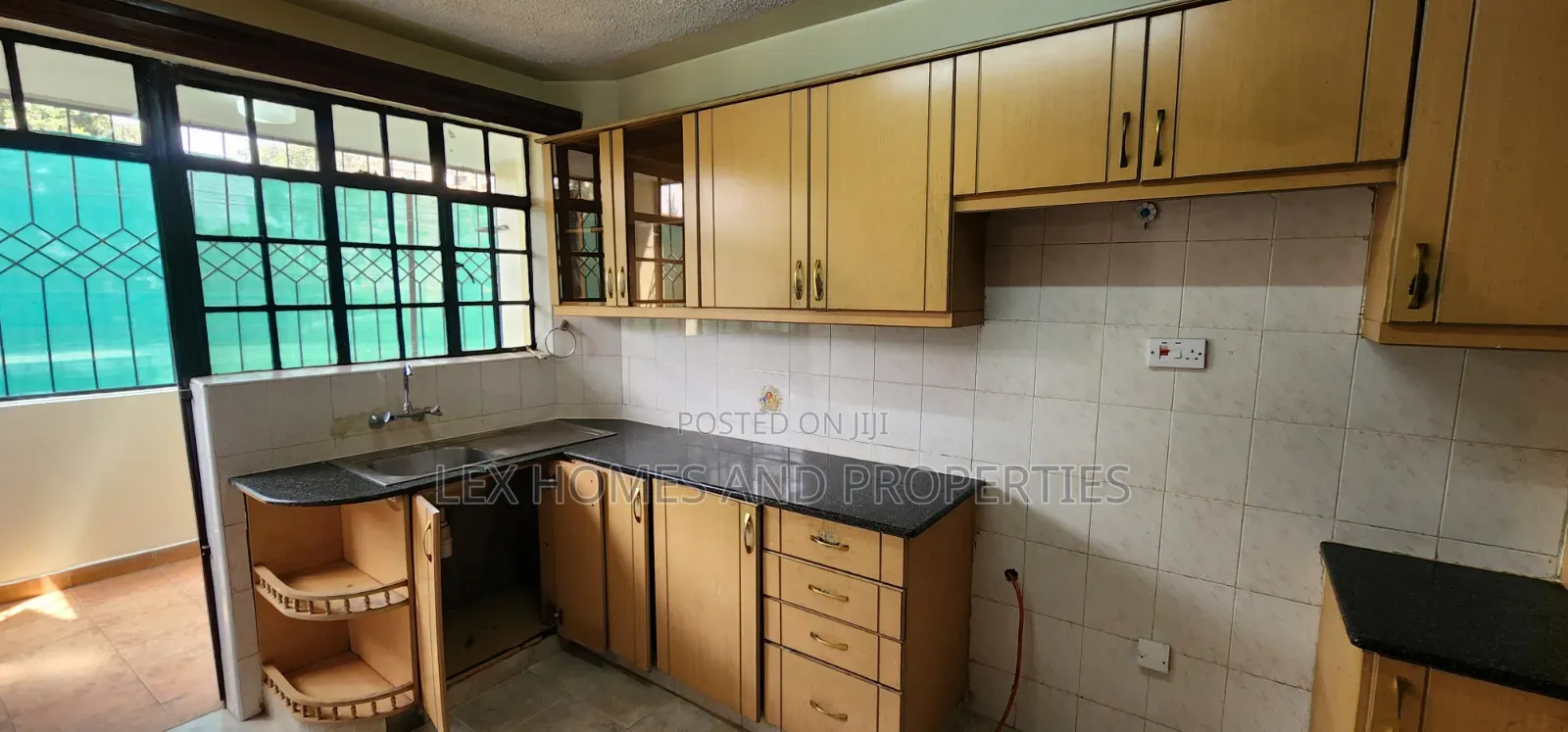 3bdrm Apartment in Roysambu for rent