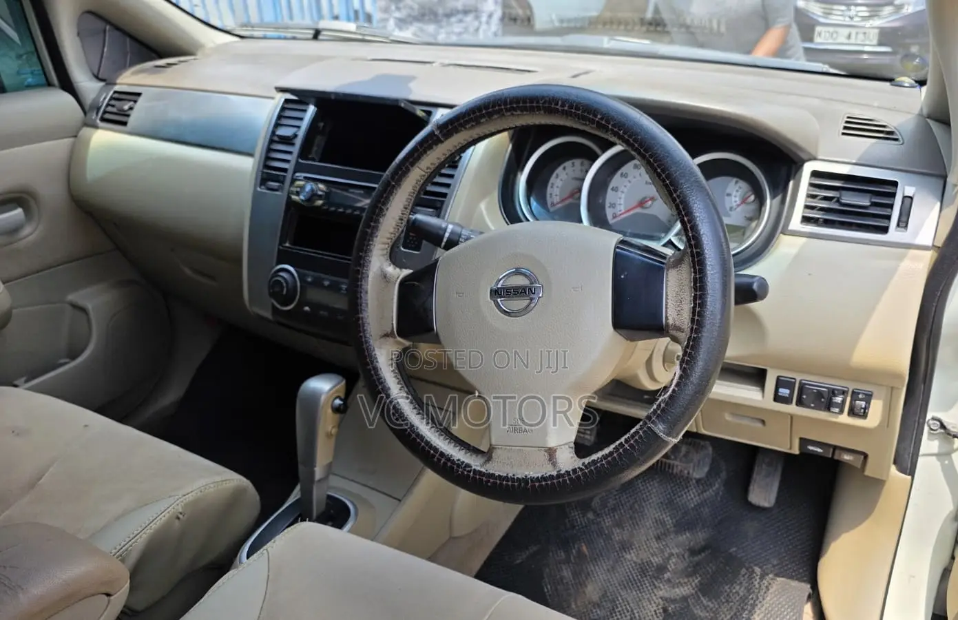 Nissan Tiida 2010 Pearl