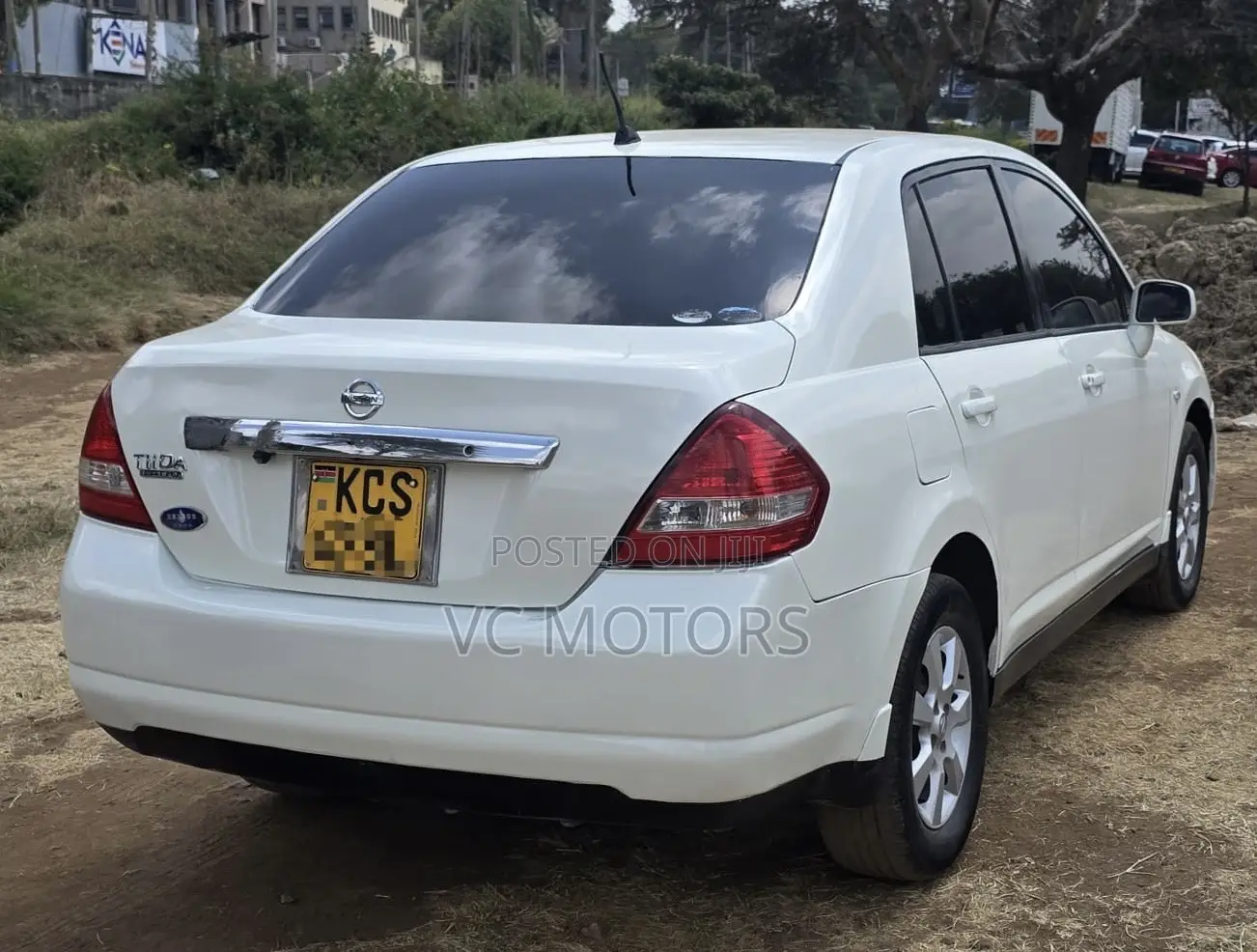 Nissan Tiida 2010 Pearl