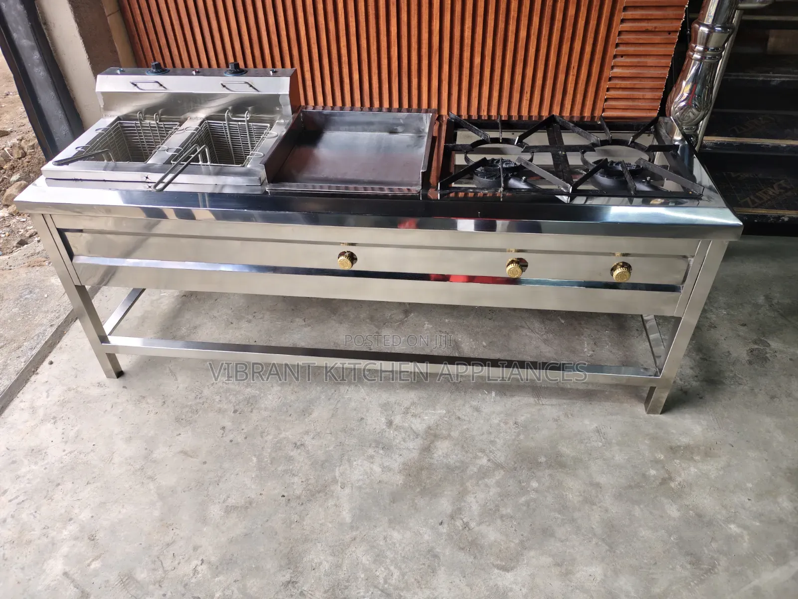 Combined Cooking Unit: 2 Burners + Griddle + Double Fryer