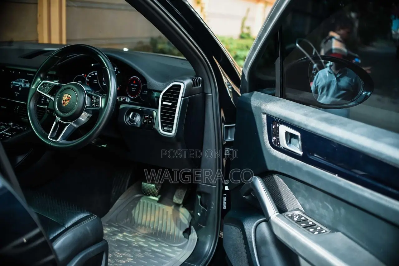 Porsche Cayenne Base AWD 2019 Black