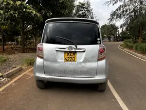 Toyota Ractis 1.5 AWD 2010 Silver