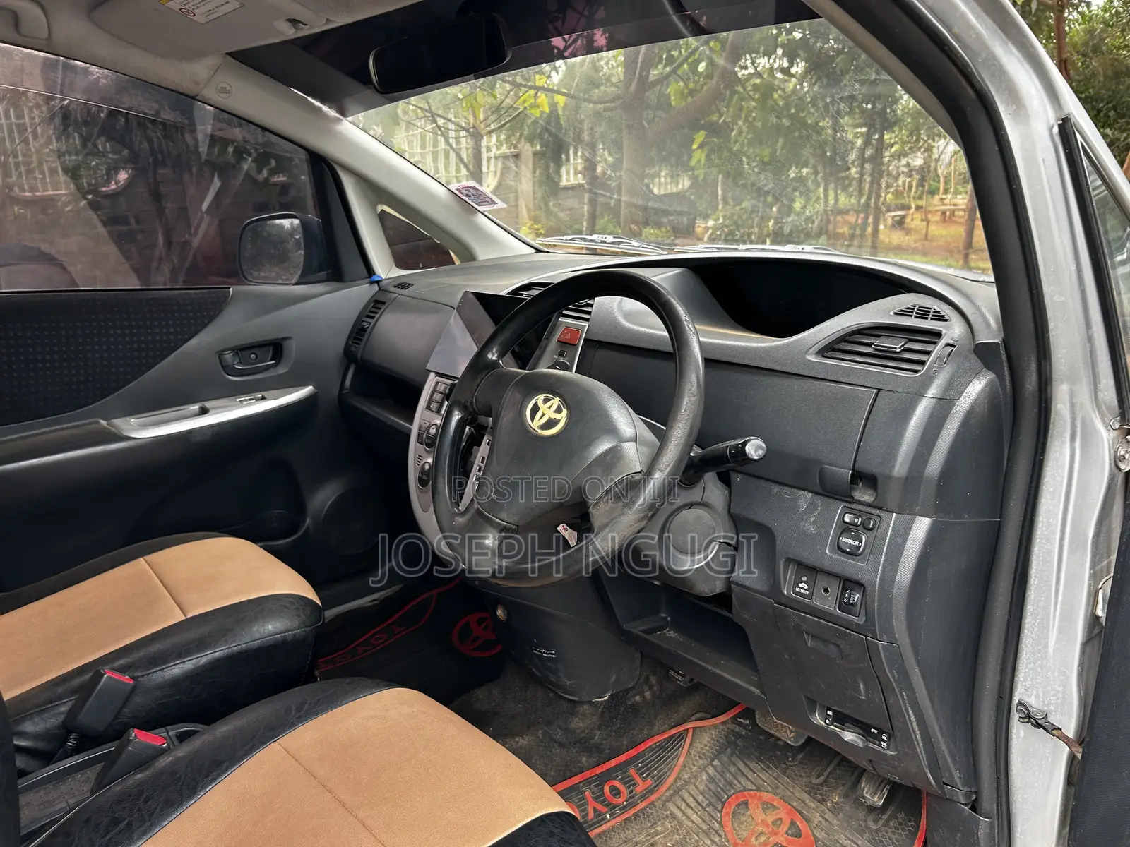 Toyota Ractis 1.5 AWD 2010 Silver