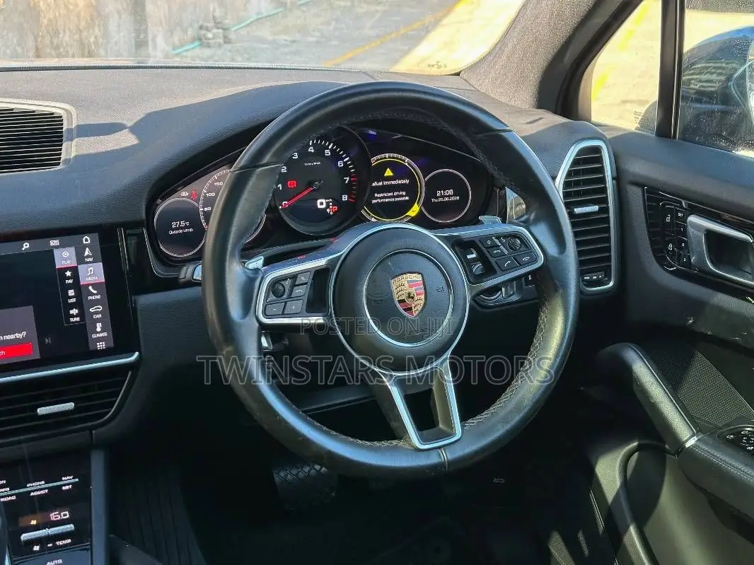 Porsche Cayenne Base AWD 2019 Gray