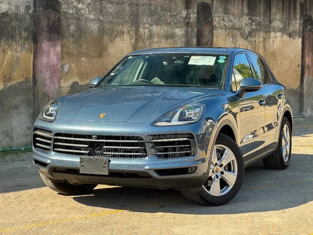 Porsche Cayenne Base AWD 2019 Gray