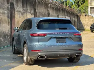 Porsche Cayenne Base AWD 2019 Gray