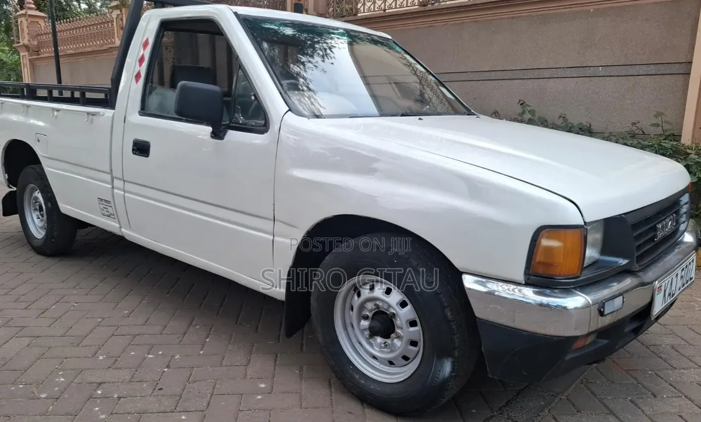 Isuzu Tougher 1998 White