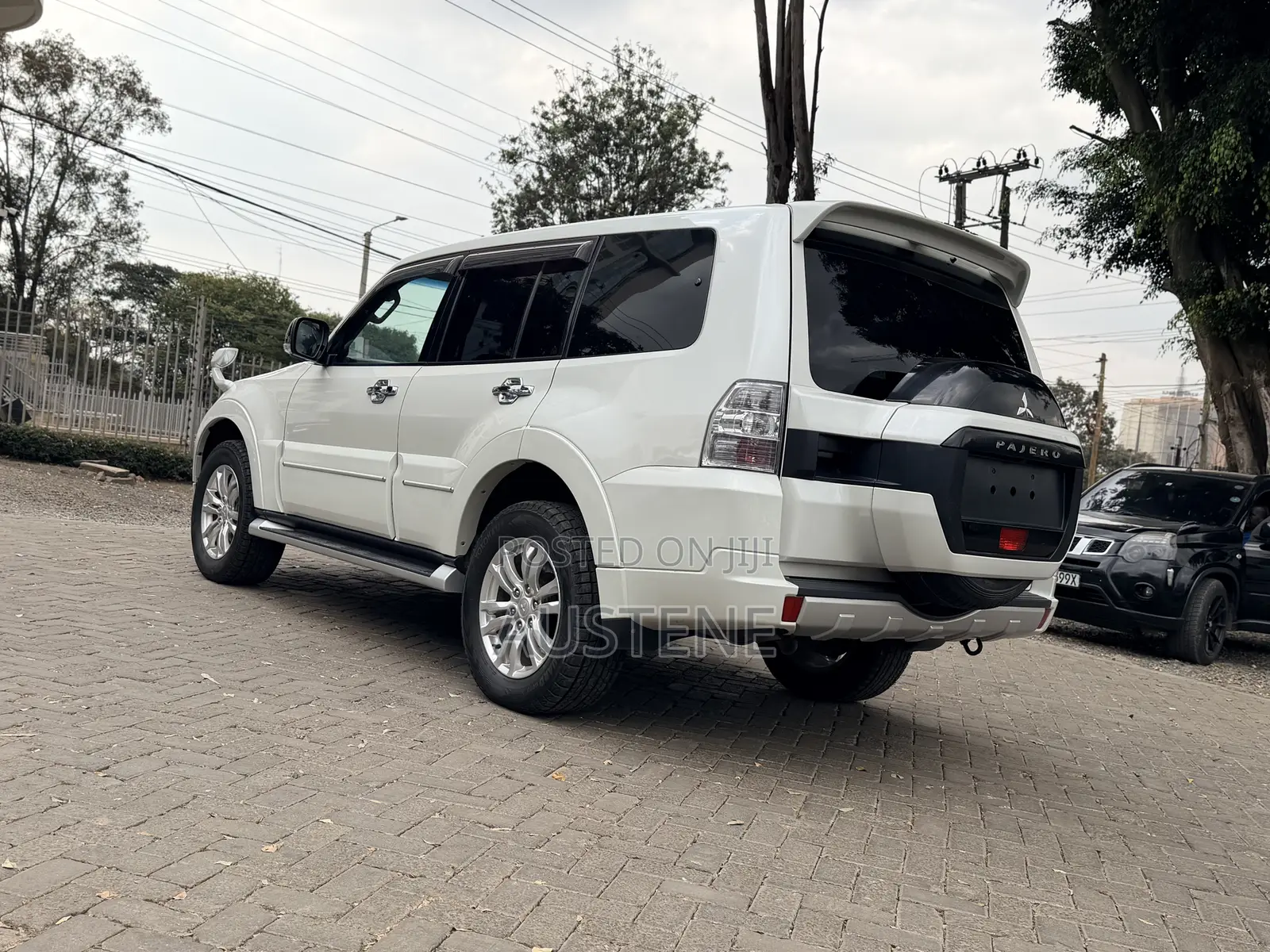 Mitsubishi Pajero 2019 White