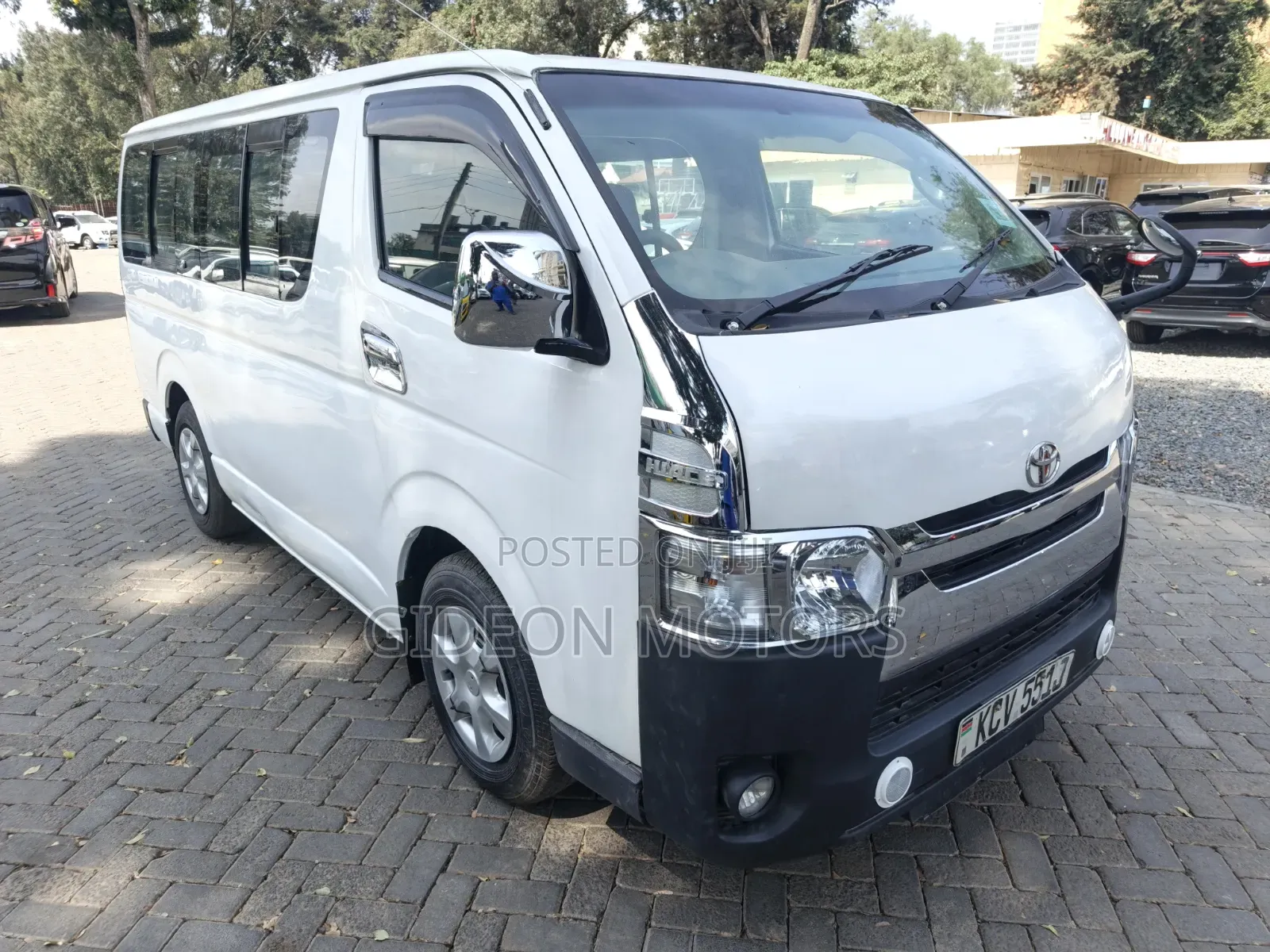 Toyota HiAce 2012 White