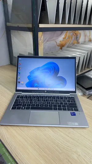 Laptop HP EliteBook 830 G8 16GB Intel Core i7 SSD 512GB