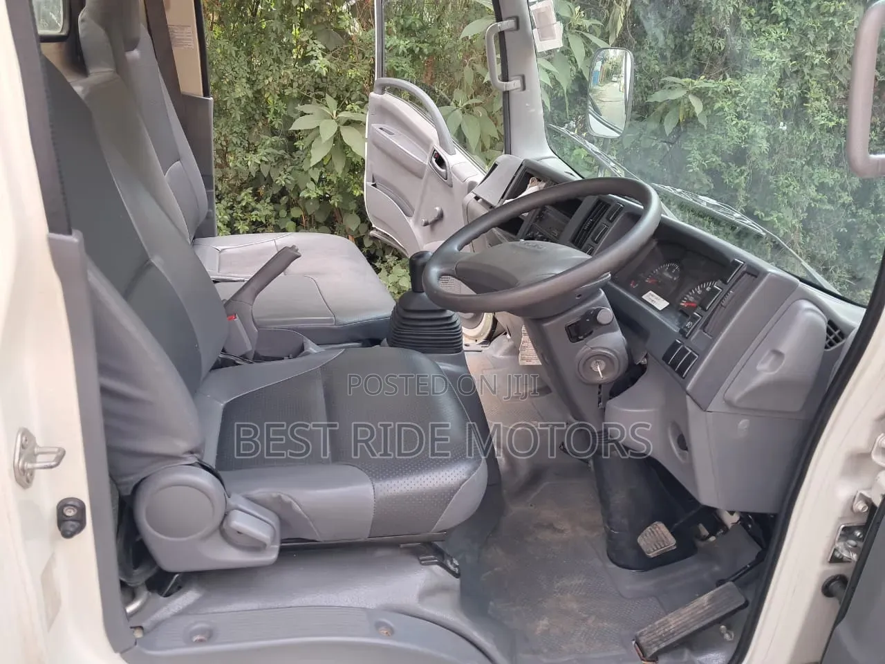 Isuzu NLR Local 2022 White