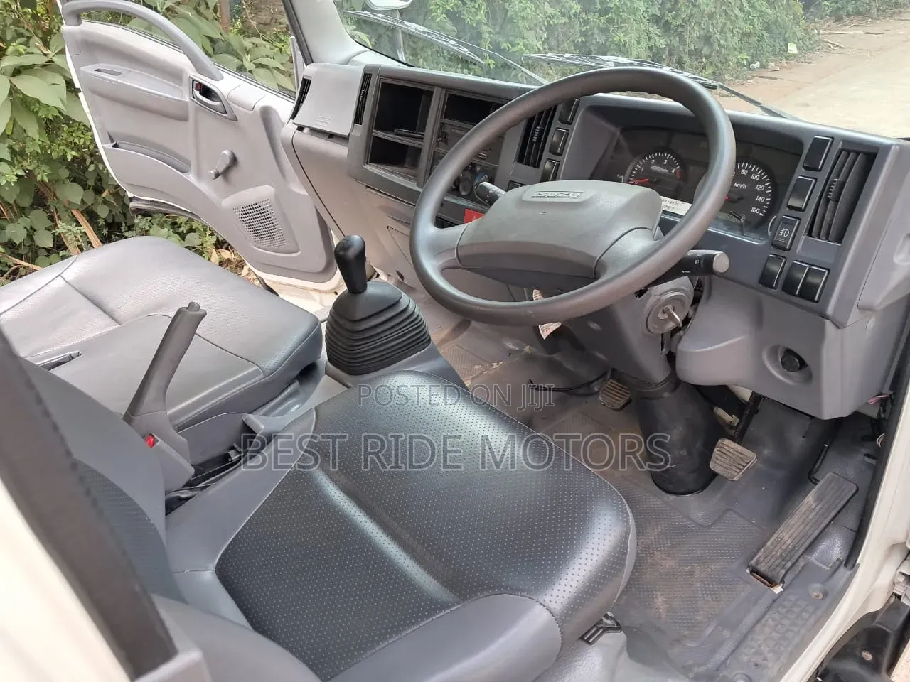Isuzu NLR Local 2022 White
