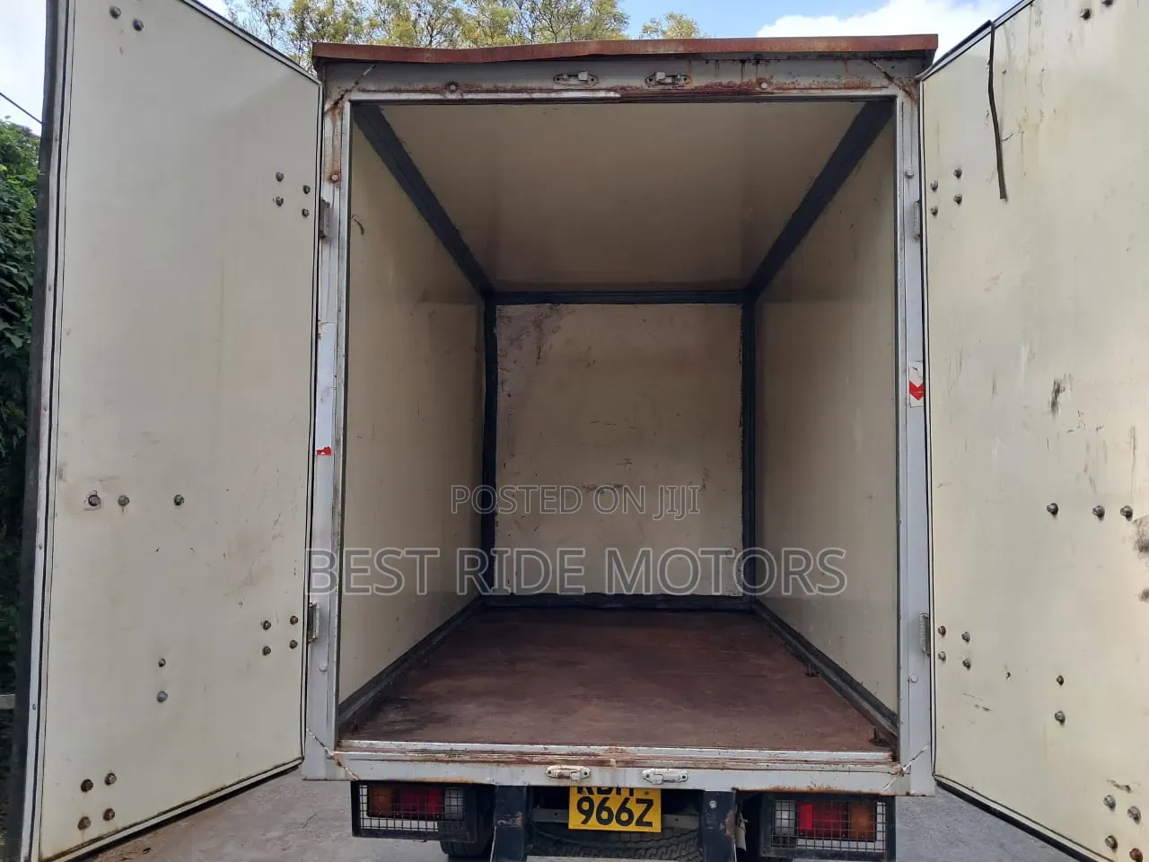 Isuzu NLR Local 2022 White