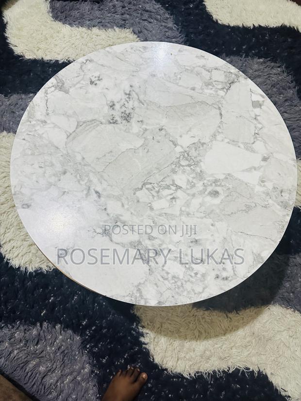 Round Coffee Table With Marble Top - thumbnail 2