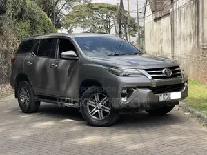 Toyota Fortuner 2018 Silver