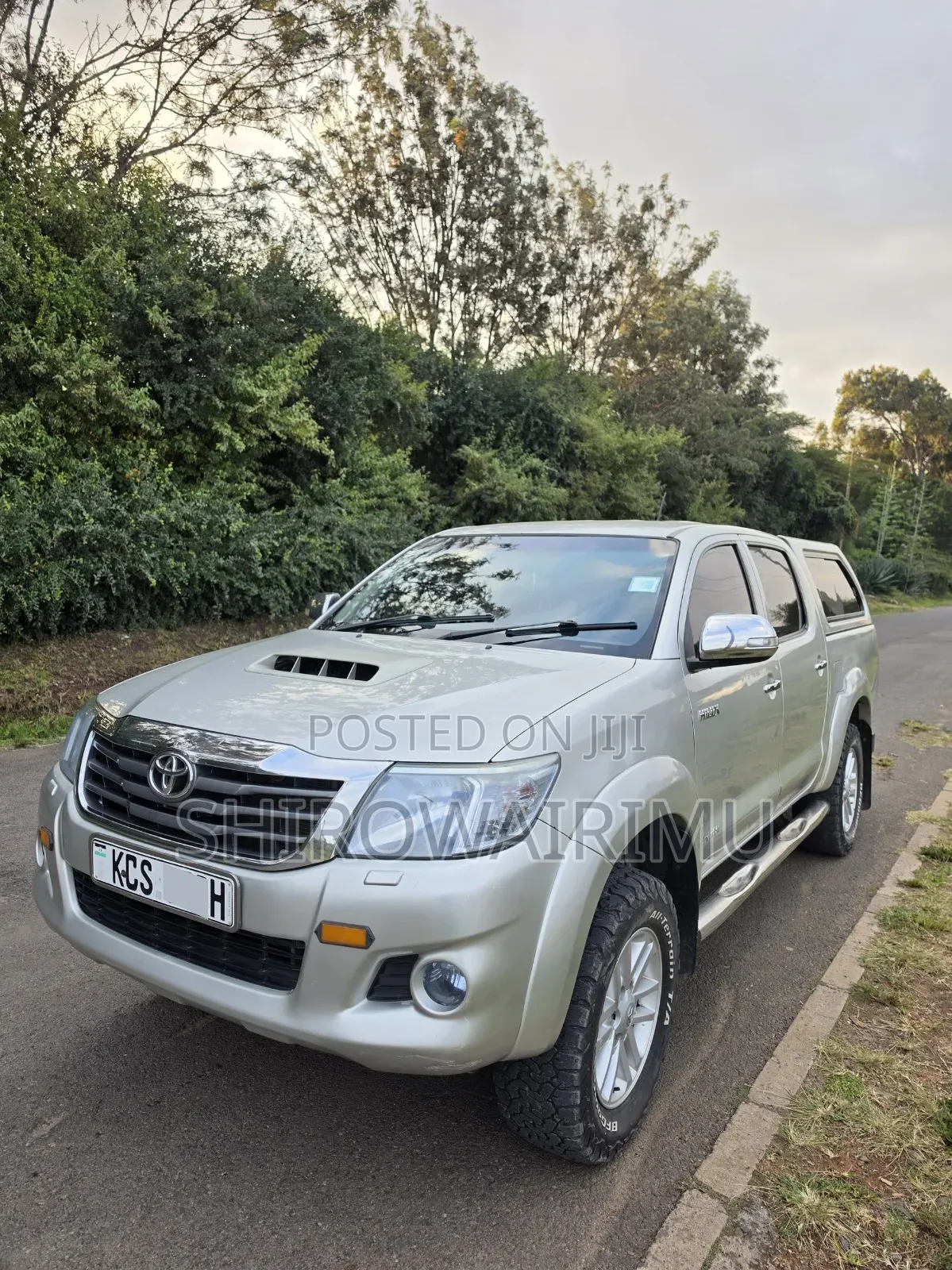 Toyota Hilux 2012 Gray